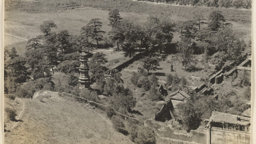 【jpg清晰版】颐和园后山多宝琉璃塔和围墙寺庙建筑.jpg