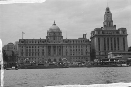 【jpg清晰版】香港上海汇丰银行及上海海关大楼.jpg