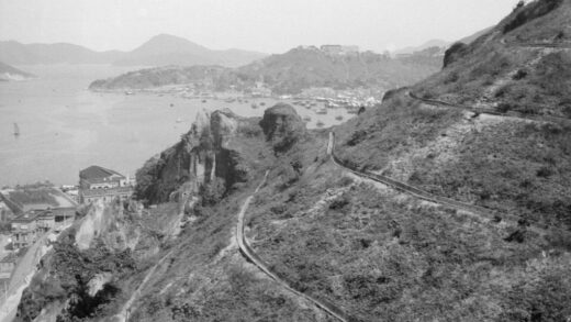【jpg清晰版】香港爱秩序湾附近的山坡集水.jpg