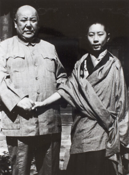 【jpg清晰版】马鸿逵将军与十世班禅1949年.jpg