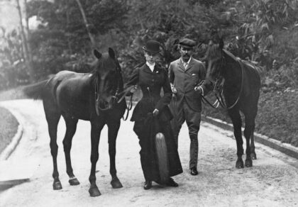 【jpg清晰版】骑手香港1901年.jpg