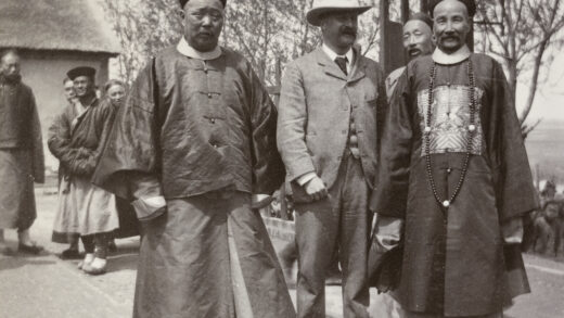 【jpg清晰版】高苑县知县与英国威海卫专员骆任廷爵士.jpg
