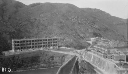 【jpg清晰版】鲗鱼涌水库、士丹利台和太古糖厂（鰂鱼涌学校）香港.jpg