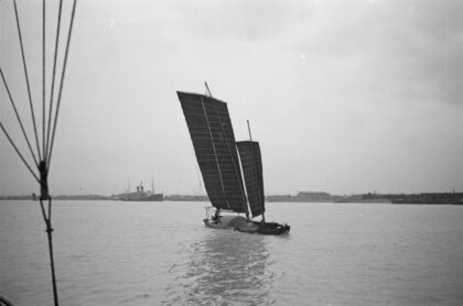 【jpg清晰版】黄浦江上的帆船漂流.jpg