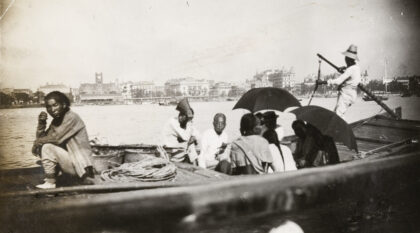 【jpg清晰版】黄浦江上的渡船上海约1910年.jpg