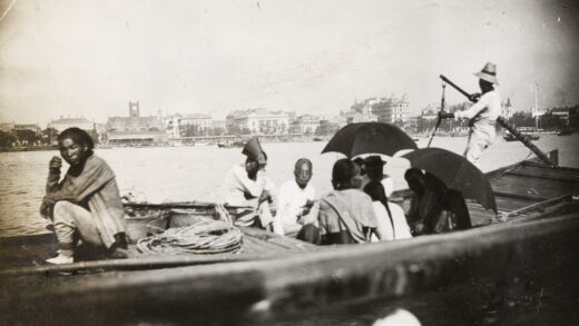 【jpg清晰版】黄浦江上的渡船上海约1910年.jpg