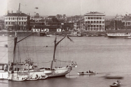 【jpg清晰版】黄浦江和海关大楼外滩上海.jpg