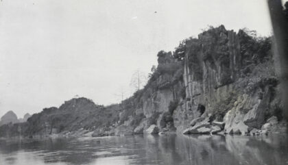 【jpg清晰版】龙州河岩石嶙峋的岸边.jpg