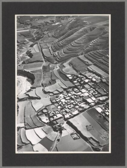 中国六盘山西北黄土地区废弃设防村落老照片.jpg