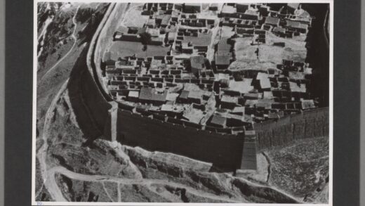 中国老照片华山六盘山河南风光围墙定居点.jpg