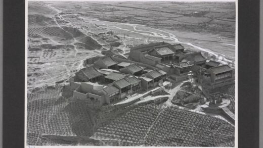 保托城北山寺庙群归化城与绥远寺院老照片.jpg