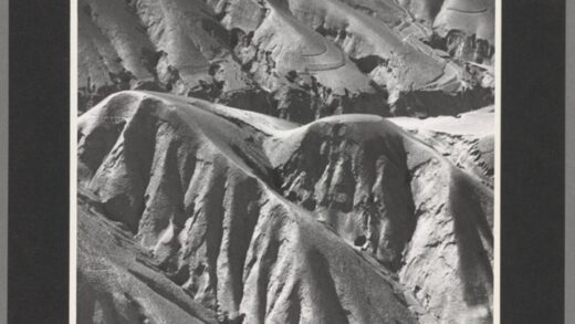 六盘山西北黄土地区西安兰州间废弃设防村落老照片.jpg
