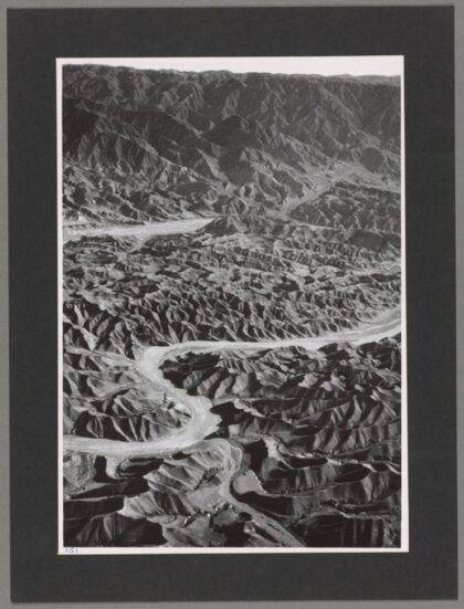 兰州东北黄土山地黄河谷地民居老照片.jpg