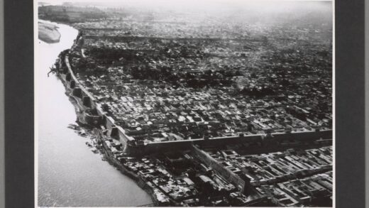 兰州城黄河谷地黄土山脉老照片.jpg