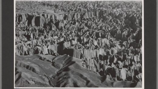 兰州至宁夏段原始黄土与黄河蜿蜒.jpg
