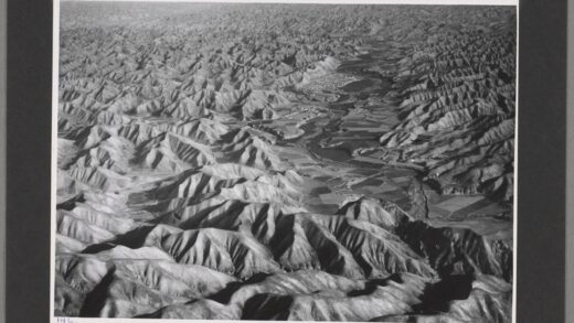 兰州黄河谷地黄土山峦峡谷老照片.jpg