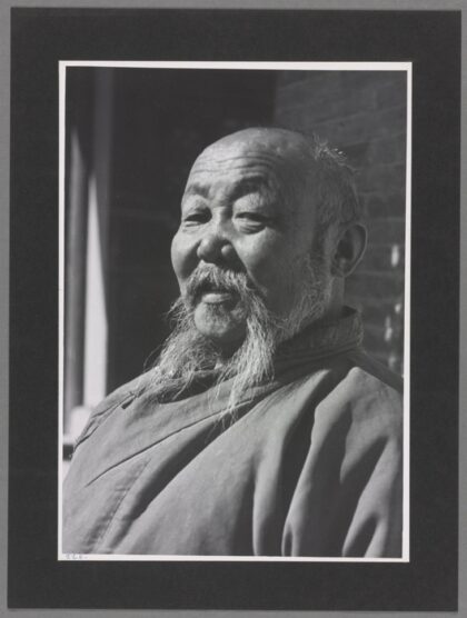 包头城绥远喇嘛寺西行一里.jpg