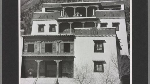 包头城绥远宝塔西一里喇嘛寺院.jpg