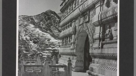 北京西山碧云寺云居寺大理石塔老照片.jpg