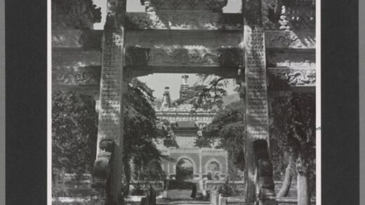 北京西山碧云寺入口大门与内院老照片.jpg