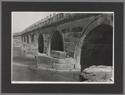 北京西郊永定河卢沟桥建于1189至1194年.jpg