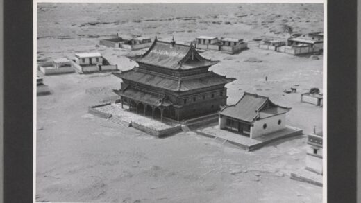 宁夏包头间鄂尔多斯沙漠喇嘛寺庙小镇老照片.jpg