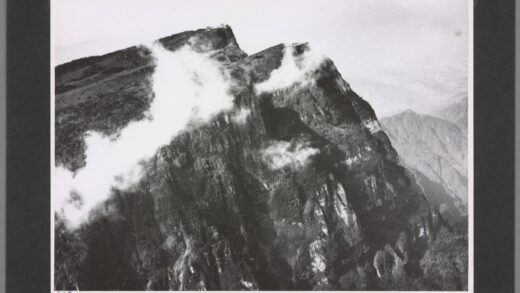 峨眉山巅南望景西安至成都及更远.jpg