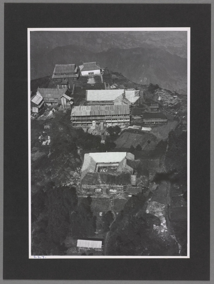 峨眉山巅南望景西安至成都及更远