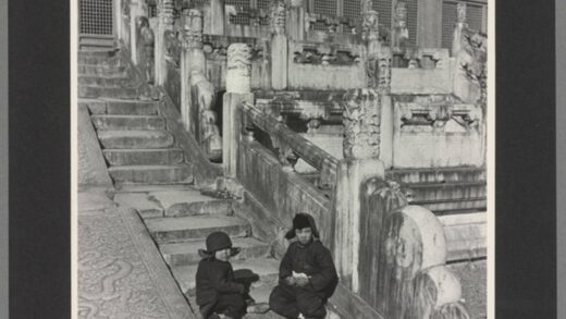 明十三陵西山北京祭祀大殿白色大理石台阶.jpg
