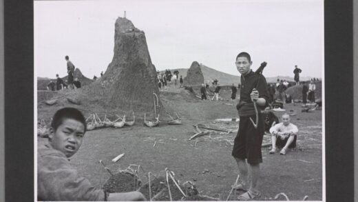 汉口至郴县劳工挖土方量计量土堆老照片.jpg