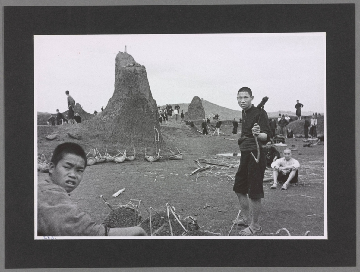 汉口至郴县劳工挖土方量计量土堆老照片