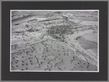 汉口长沙衡阳郴县劳工挖土方量计量土堆老照片.jpg