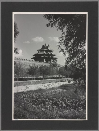 紫禁城城墙及角楼瞭望塔北京中国老照片.jpg