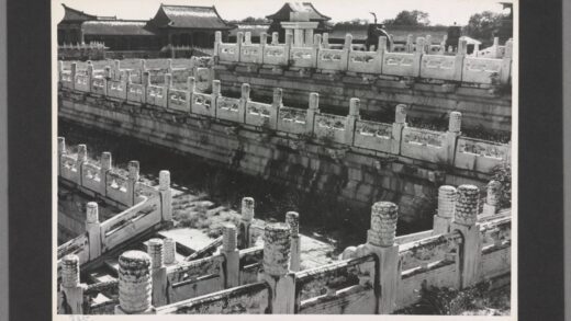 紫禁城大理石露台围栏栏杆柱老照片.jpg