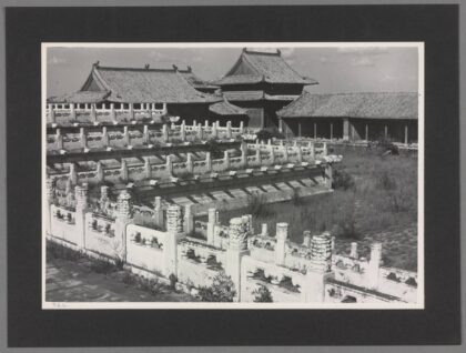 紫禁城大理石露台围栏栏杆柱老照片.jpg