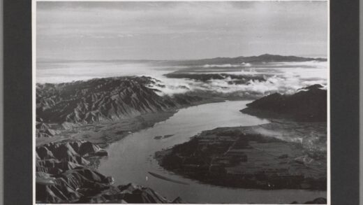 黄河兰州段黄土山脉与宁夏平原老照片.jpg
