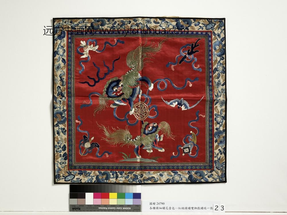 双狮戏绣球红缎精绣双狮戏绣球红缎精绣