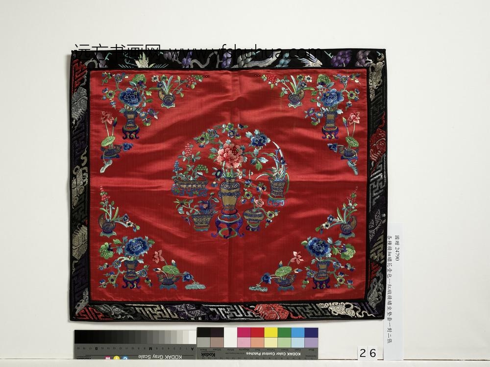 瓶花红缎精绣坐垫套瓶花红缎精绣坐垫套