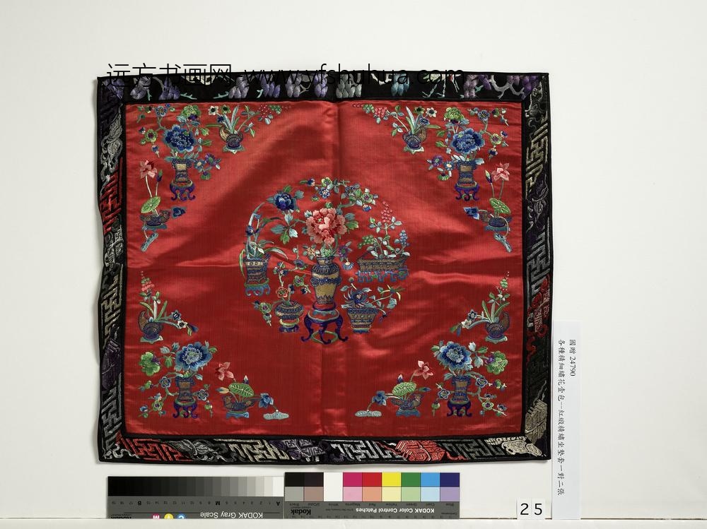 瓶花红缎精绣坐垫套瓶花红缎精绣坐垫套