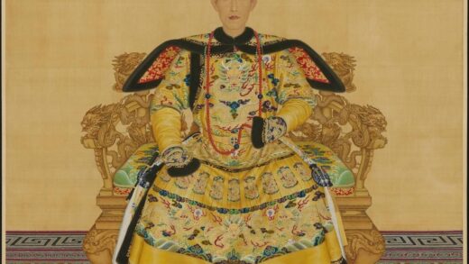 乾隆皇帝朝服像轴.jpg