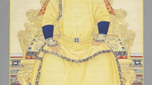 清 清人画努尔哈赤朝服像轴.jpg