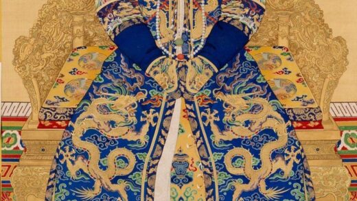 清 清人画孝惠章后朝服像轴.jpg