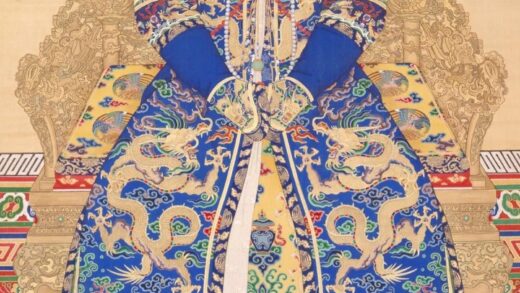清 清人画孝敬宪皇后朝服像轴.jpg