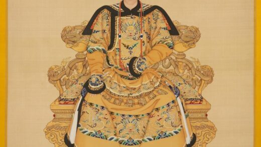 清 清人画弘历朝服像轴.jpg