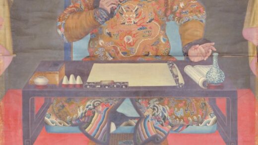 清 清人画弘历朝服像轴.jpg