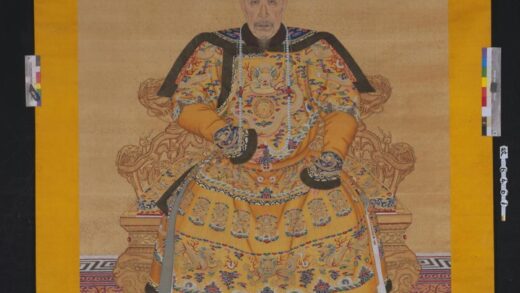 清 清人画弘历朝服像轴.jpg